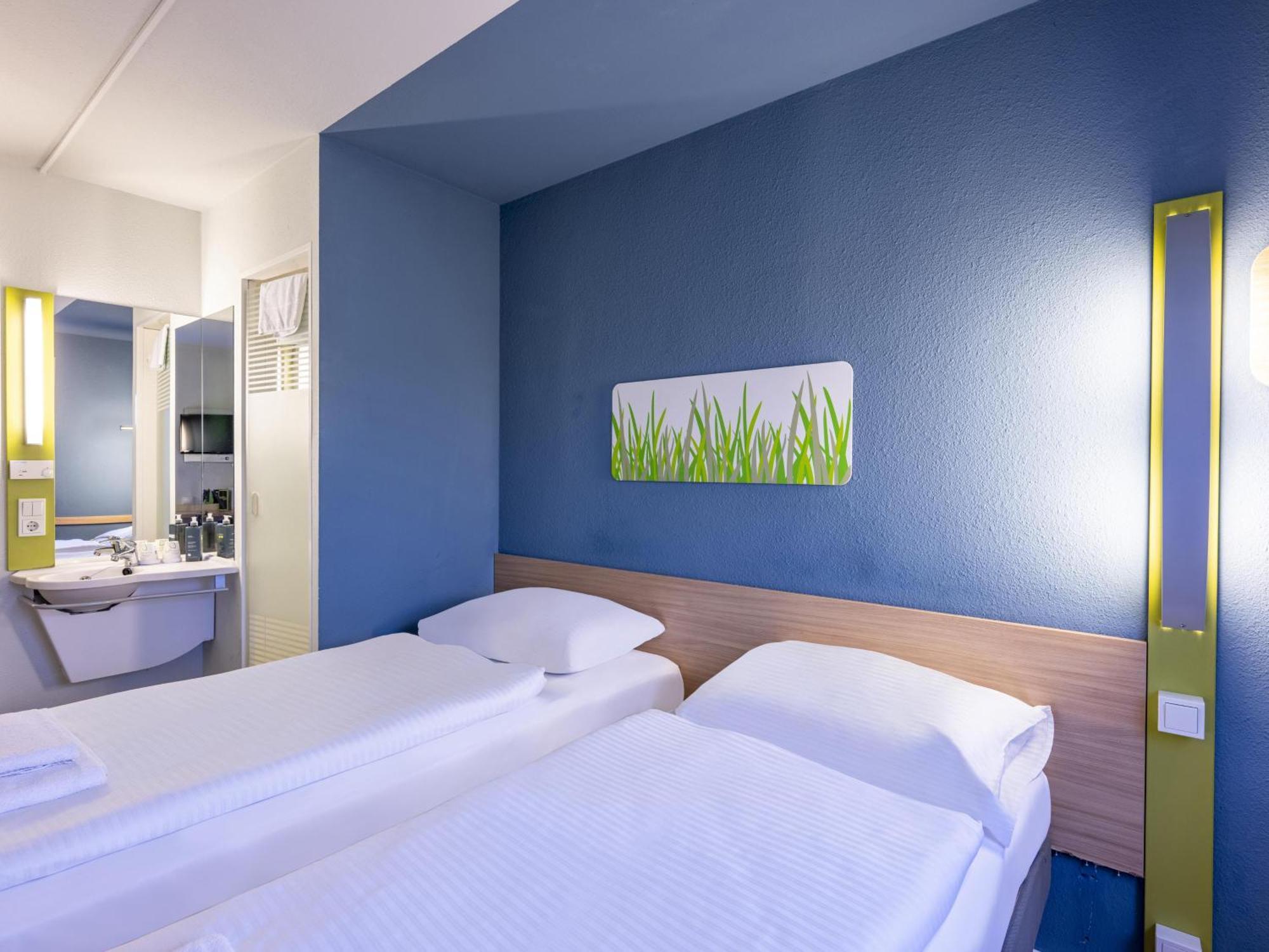 B&B Hotel Kassel-Lohfelden Exteriör bild